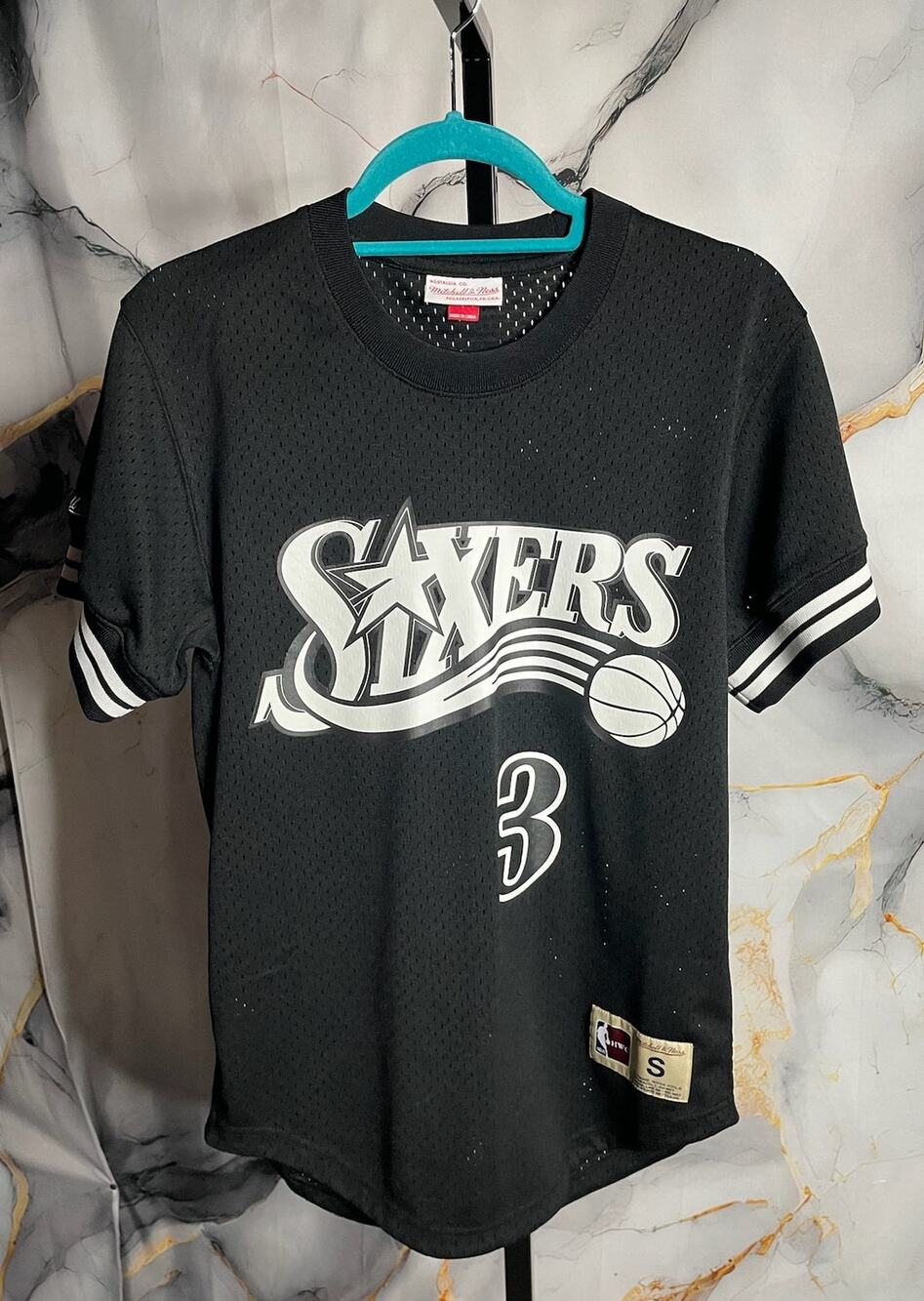 Sixers Allen Iverson #3 Jersey Mitchell and Ness Sz. Small